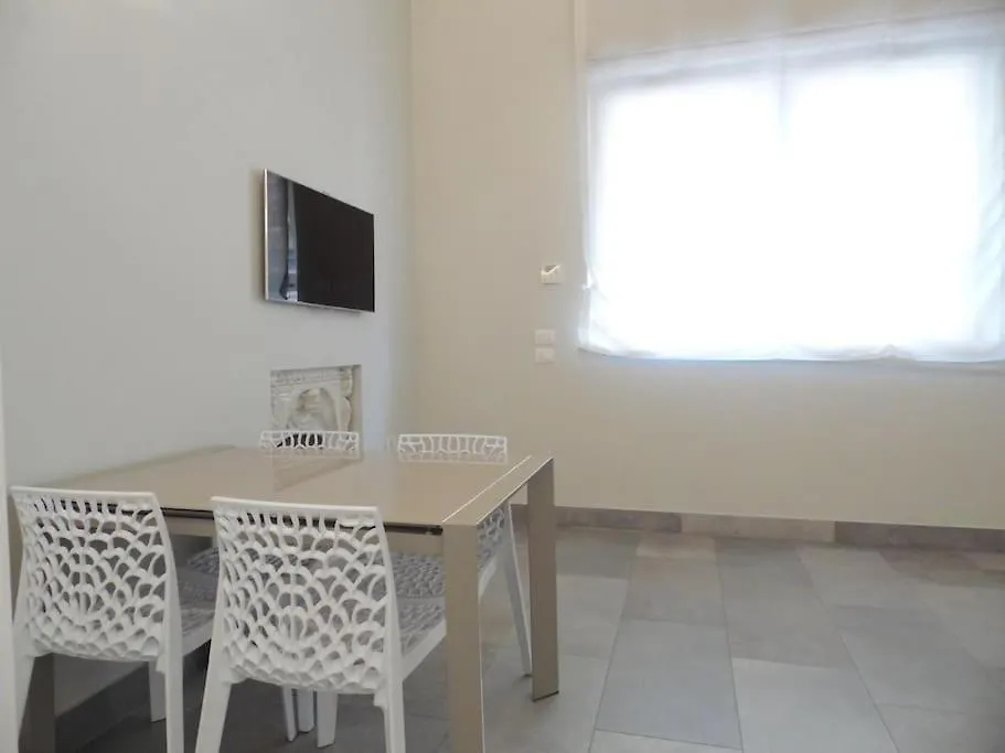 Isola Apartment Pastrengo ميلان إيطاليا